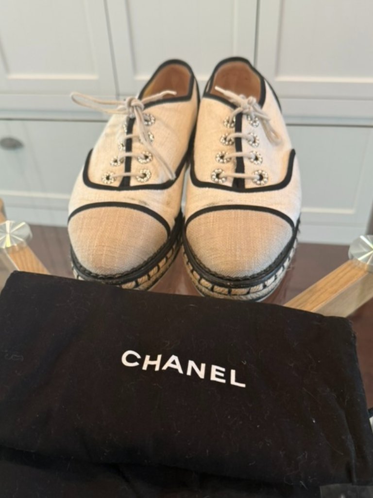 Authentic Chanel Lace-Up Espadrille Platform Oxfords Tweed Beige Black Cc Logo
